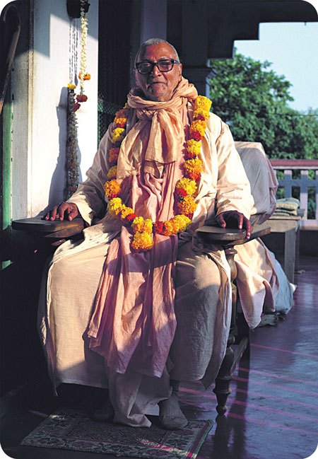 hisdivinegracesrilabhaktiraksakasridhardevgoswamimaharaj
